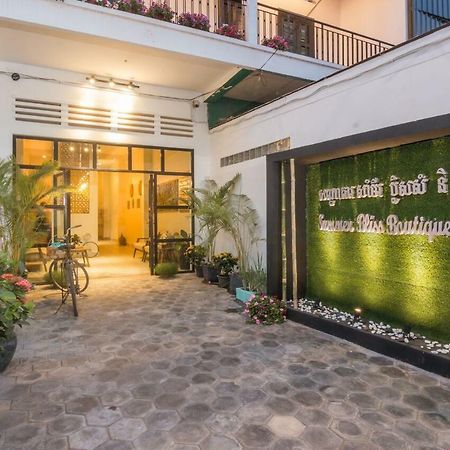 Summer Bliss Boutique Siem Reap Bagian luar foto