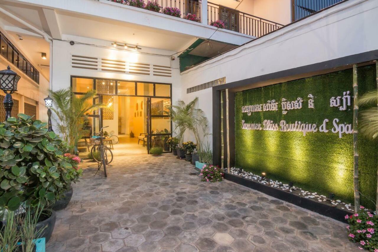 Summer Bliss Boutique Siem Reap Bagian luar foto